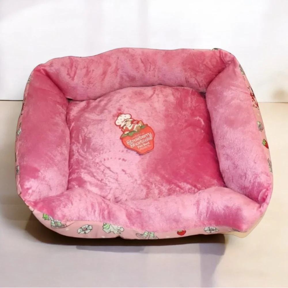 STRAWBERRY SHORTCAKE PET BED